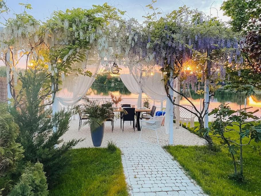 Therme - Corbeanca By The Lake Luxury Villa 외부 사진