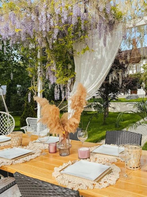 Therme - Corbeanca By The Lake Luxury Villa 외부 사진