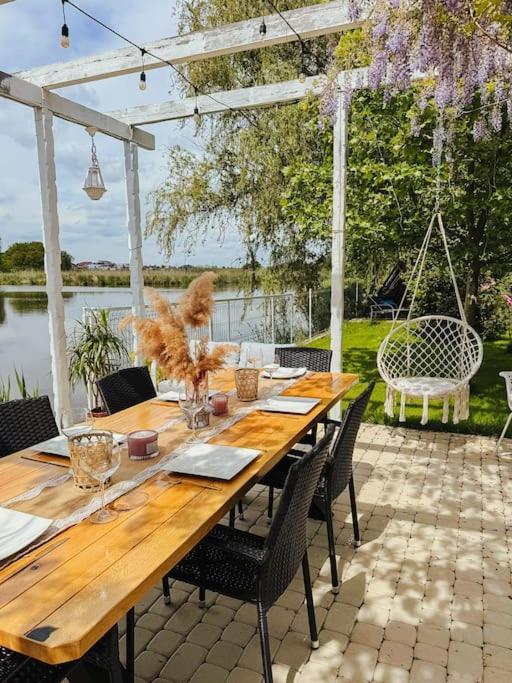 Therme - Corbeanca By The Lake Luxury Villa 외부 사진