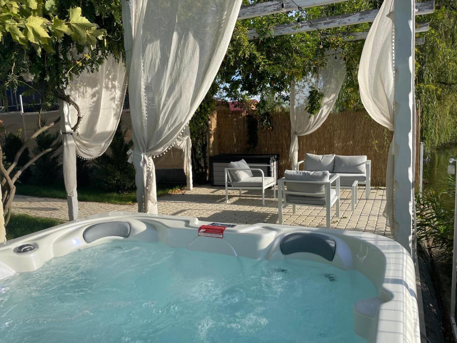 Therme - Corbeanca By The Lake Luxury Villa 외부 사진