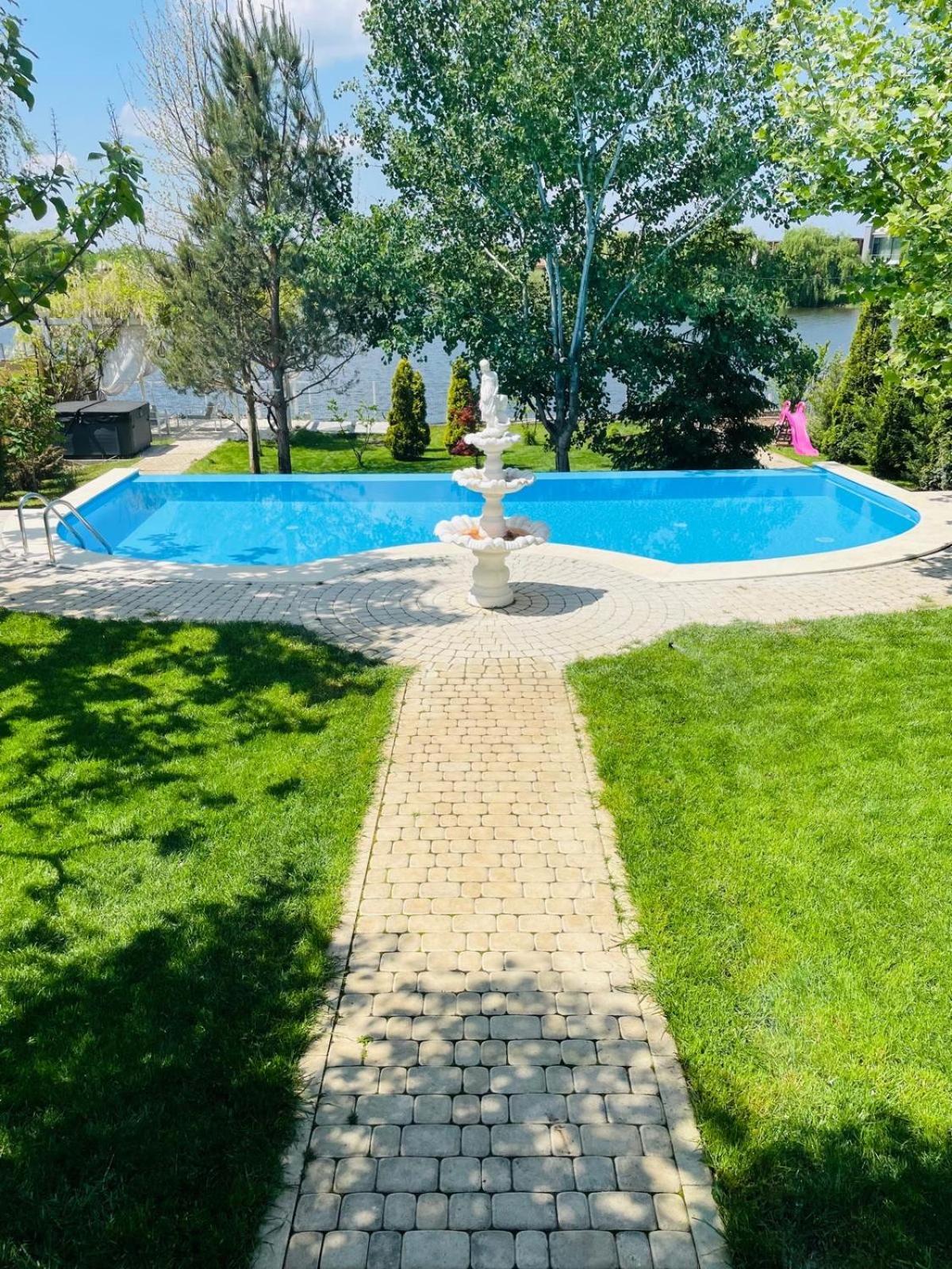 Therme - Corbeanca By The Lake Luxury Villa 외부 사진